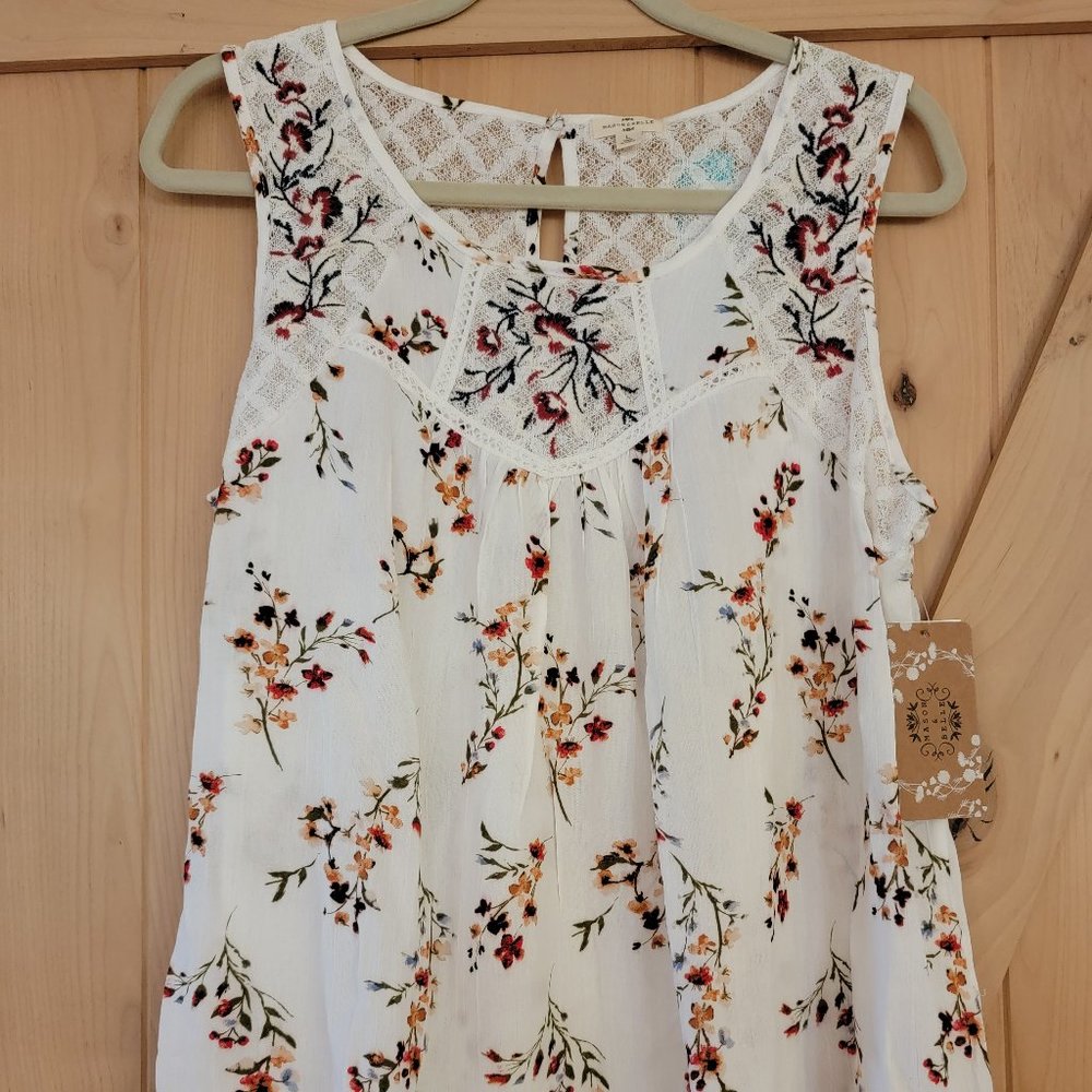 Mason & Belle Sleeveless Lacy Floral Top